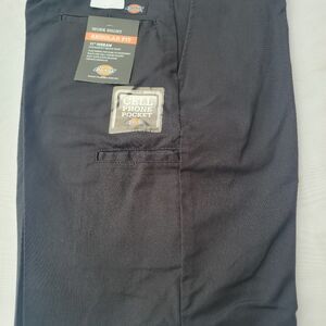 Dickies Men's Work Shorts in Black. 11 Inch Inseam, Cell Pocket